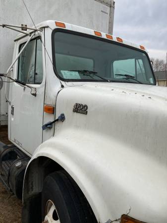 24' diesel box truck w/lift gate - cars & trucks - by owner -... for sale in Selah, WA – photo 4