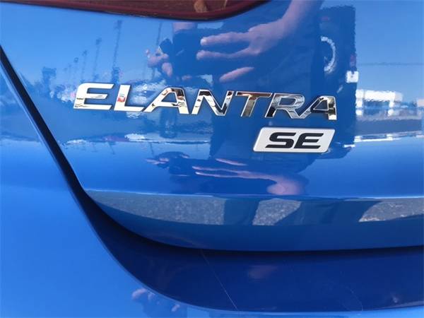 2018 Hyundai Elantra SE sedan Electric Blue Metallic - cars & trucks... for sale in El Paso, TX – photo 7