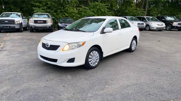 2009 Toyota Corolla LE White - - by dealer - vehicle for sale in Pawtucket, RI – photo 2