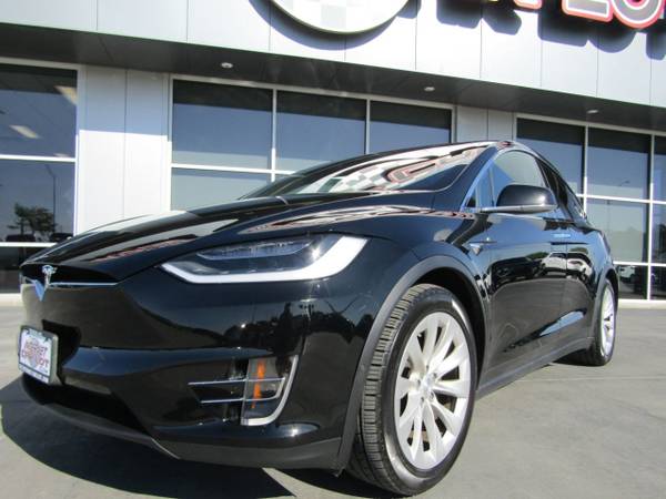 2019 Tesla Model X 75D AWD Midnight Silver Met for sale in Omaha, NE – photo 3
