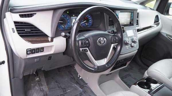 2015 Toyota Sienna XLE Premium SKU: FS547385 Mini-Van for sale in Englewood, CO – photo 14