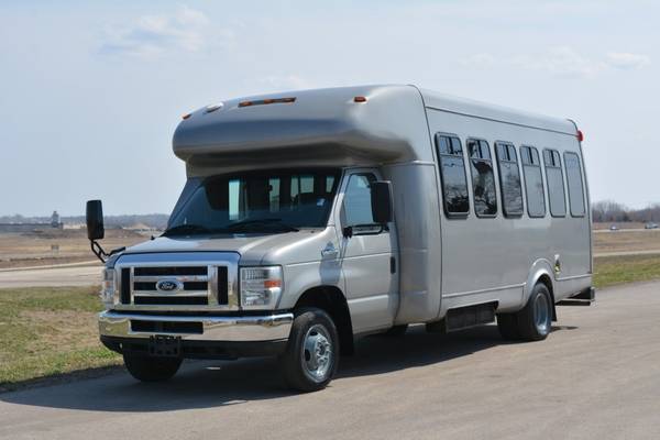 2012 Ford E-450 22 Passenger Paratransit Shuttle Bus for sale in Crystal Lake, OH – photo 4
