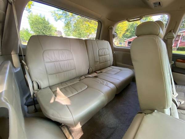 2004 Lexus LX 470: 4WD DVD SUNROOF NAVI 3rd Row Seating for sale in Madison, WI – photo 19