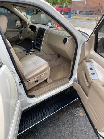 2007 Mercury Mountaineer all-wheel-drive for sale in Washington, District Of Columbia – photo 3