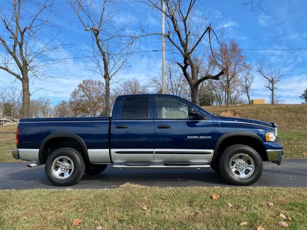 2005 Dodge Ram 1500 ONE OWNER! LIKE NEW! - cars & trucks - by dealer... for sale in Forsyth, IA – photo 8