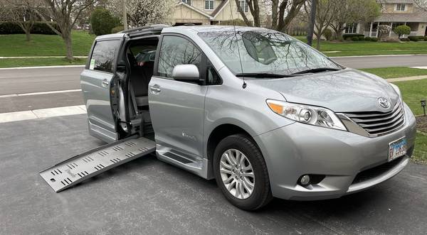 Toyota Sienna XLE BraunAbility Conversion Van - - by for sale in Frankfort, IL