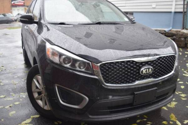 *2017* *Kia* *Sorento* *LX 4dr SUV* - cars & trucks - by dealer -... for sale in Paterson, NY – photo 3