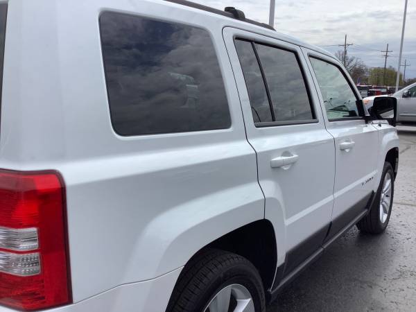 Clean Carfax! 2014 Jeep Patriot Latitude! 4x4! Nice! for sale in Ortonville, OH – photo 12