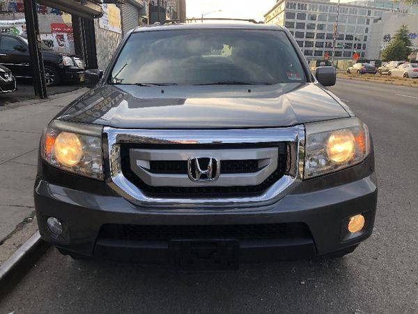 2011 Honda Pilot EX-L 4WD 5-Spd AT with Navigation - EVERYONES... for sale in Brooklyn, NY – photo 2