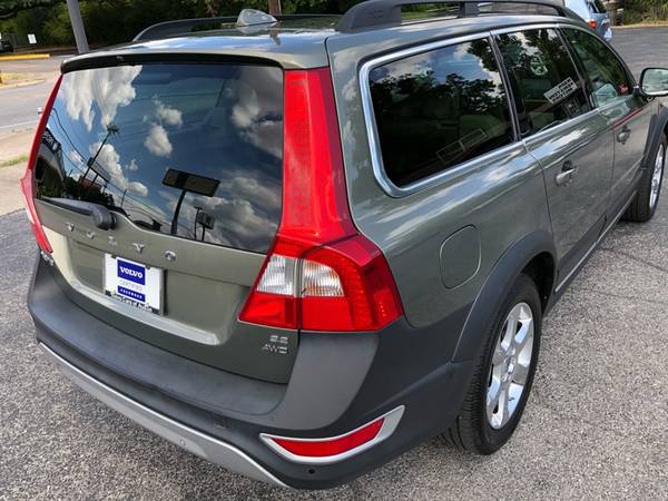 LIKE BRAND NEW! 2010 Volvo XC70 AWD Wagon 3.2L Loaded Moonroof... for sale in Austin, TX – photo 7