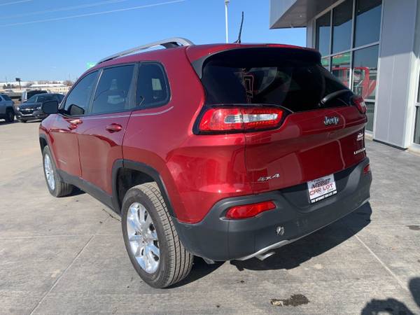 2017 Jeep Cherokee Limited 4x4 Deep Cherry Red for sale in Omaha, NE – photo 5