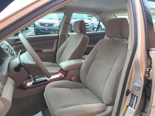 2005 Toyota Camry 4dr Sdn XLE Auto (TOP RATED DEALER AWARD 2018 ! for sale in Waterbury, CT – photo 15