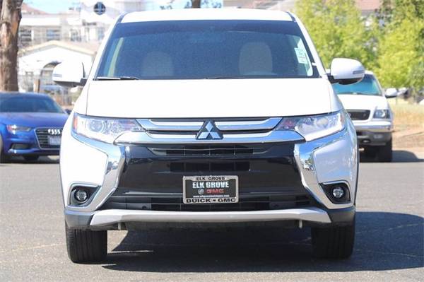 2018 Mitsubishi Outlander Es - - by dealer - vehicle for sale in Elk Grove, CA – photo 2