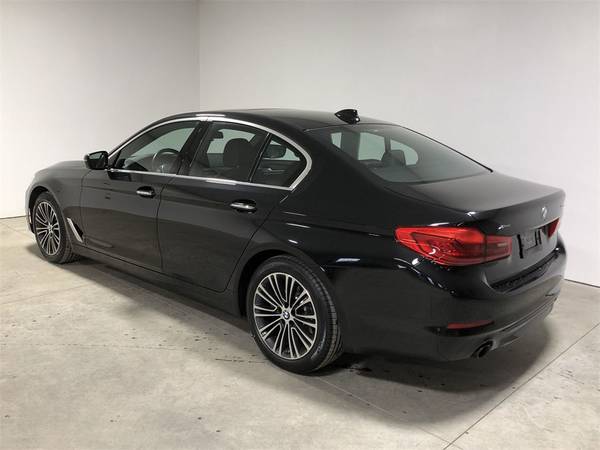 2018 BMW 5 Series 530i xDrive - - by dealer - vehicle for sale in Buffalo, NY – photo 4