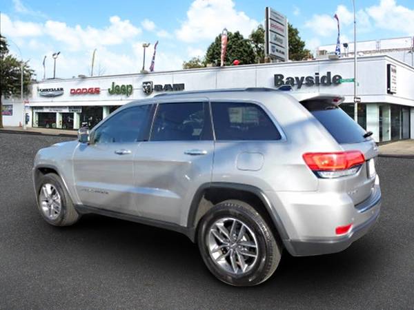 2017 Jeep Grand Cherokee Limited 4x4 suv Billet Silver Metallic for sale in Bayside, NY – photo 4