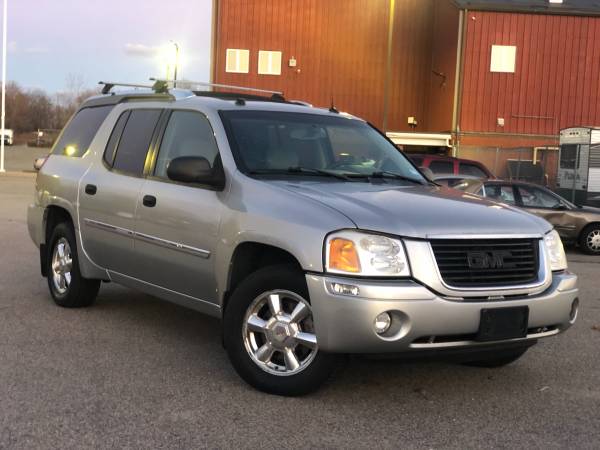 2005 GMC ENVOY XUV 4WD 6C 4D SUV *Sun/Moonroof *Great Deal - cars &... for sale in Attleboro, RI – photo 5