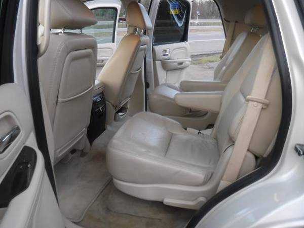 2007 Cadillac Escalade AWD 4dr - cars & trucks - by dealer - vehicle... for sale in Vestal, NY – photo 14