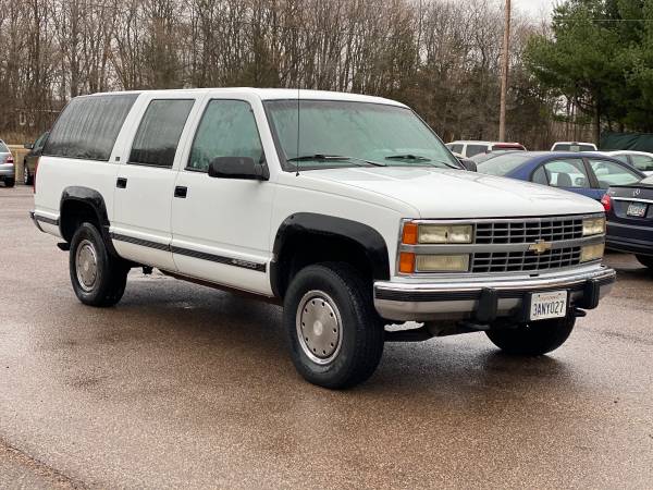 1992 Chevrolet Suburban 2500 4x4 🌊CALIFORNIA TRUCK!🌊 - cars & trucks... for sale in Lakeland, MN – photo 3