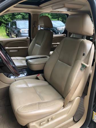 2010 Cadillac Escalade ESV, AWD, Black, Loaded, Seats 7, Dual... for sale in New Gloucester, NH – photo 11