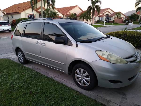 2006 Toyota Sienna LE - cars & trucks - by owner - vehicle... for sale in Delray Beach, FL – photo 2