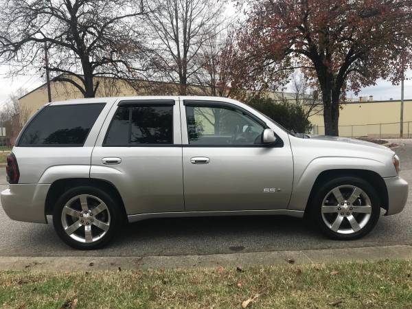 07 Chevy Trailblazer SS!! Loooow Miles!! - cars & trucks - by dealer... for sale in High Point NC 27263, NC – photo 4