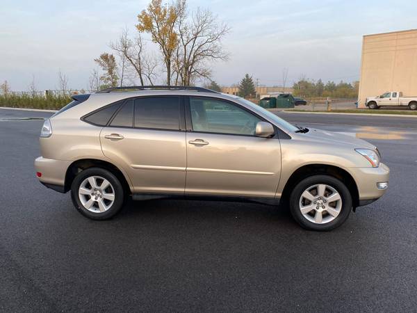 2005 Lexus RX330 All wheel Drive CLEAN - cars & trucks - by owner -... for sale in Lake Bluff, IL – photo 4