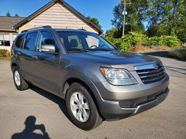 2009 Kia Borrego 4WD 4dr V6 LX - cars & trucks - by dealer - vehicle... for sale in Seattle, WA – photo 3