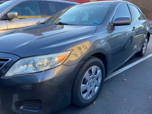 2010 Toyota Camry le - cars & trucks - by dealer - vehicle... for sale in Westbury , NY – photo 3