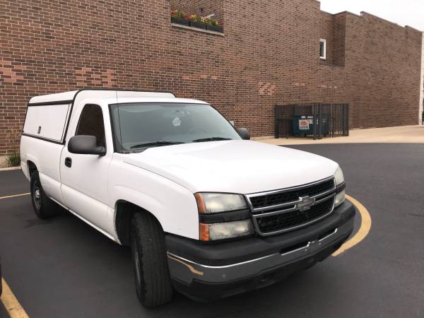 2006 Chevy Silverado 1500 runs and drives great for sale in Chicago, IL – photo 2