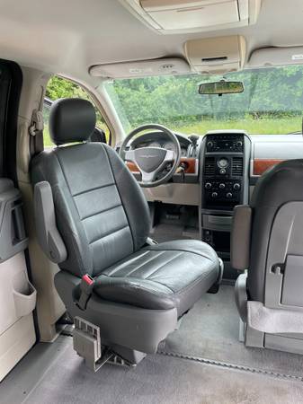 2008 Chrysler Town & Country Wheelchair Van - - by for sale in Newnan, GA – photo 10