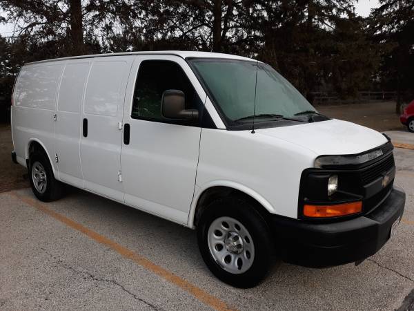 2010 CHEVY CARGO VAN 1 OWNER ALL ENCLOSED - cars & trucks - by owner... for sale in Oconomowoc, WI – photo 2
