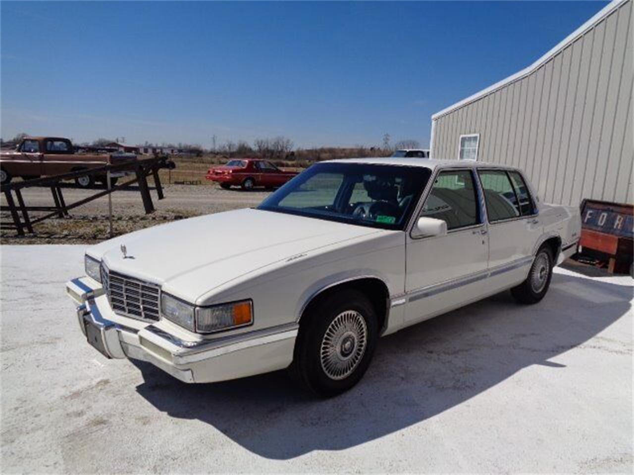 1992 Cadillac DeVille for sale in Staunton, IL – photo 2