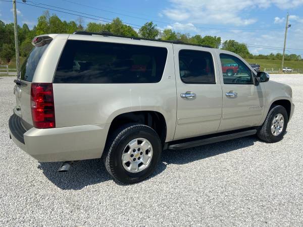 2013 CHEVY SUBURBAN LT 4WD - - by dealer - vehicle for sale in Somerset, KY – photo 3