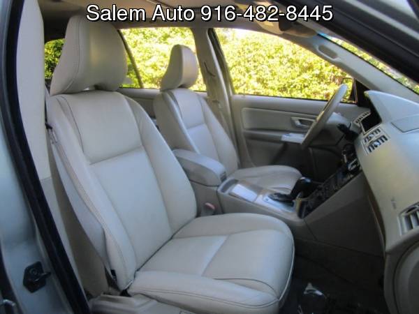 2005 Volvo XC90 AWD - THIRD ROW SEAT - LEATHER AND HEATED SEATS -... for sale in Sacramento , CA – photo 4