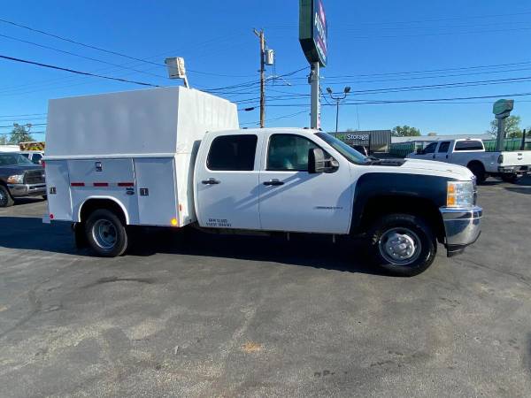 2011 Chevrolet Chevy Silverado 3500HD Work Truck 4x4 4dr Crew Cab LB for sale in Morrisville, PA – photo 3