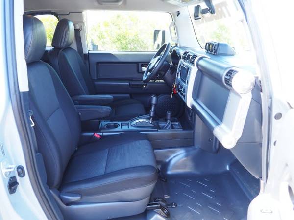 2014 Toyota Fj Cruiser 4WD 4DR AUTO SUV 4x4 Passenger - Lifted for sale in Glendale, AZ – photo 12