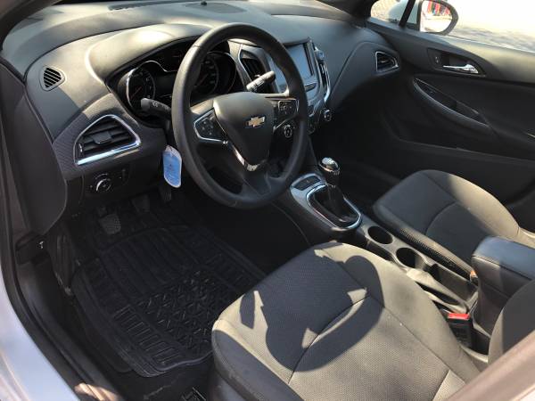 2017 Chevy cruze LT Stick Shift for sale in Niagara Falls, NY – photo 4