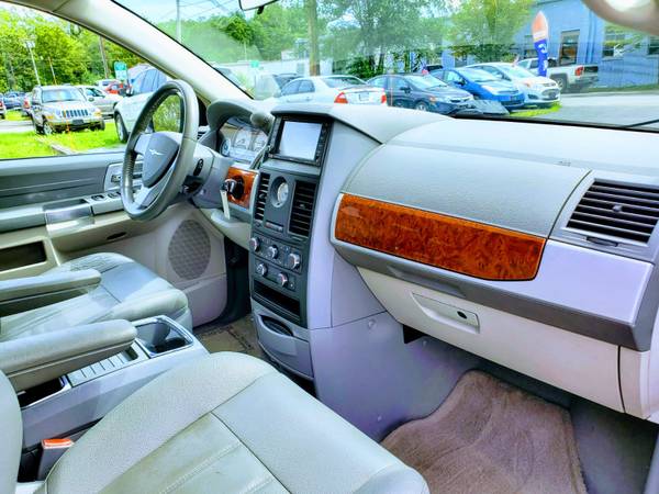 2008 CHRYSLER TOWN & COUNTRY TOURING *1-OWNER*⭐+FREE 6 MONTHS... for sale in Front Royal, District Of Columbia – photo 17