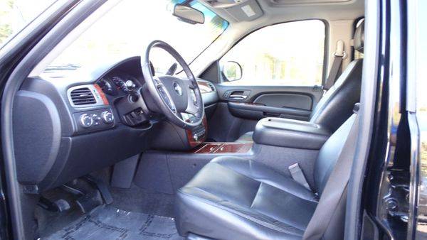 2009 Chevrolet Chevy Suburban LTZ 1500 4WD - Best Deal on 4 Wheels!! for sale in Hooksett, NH – photo 14
