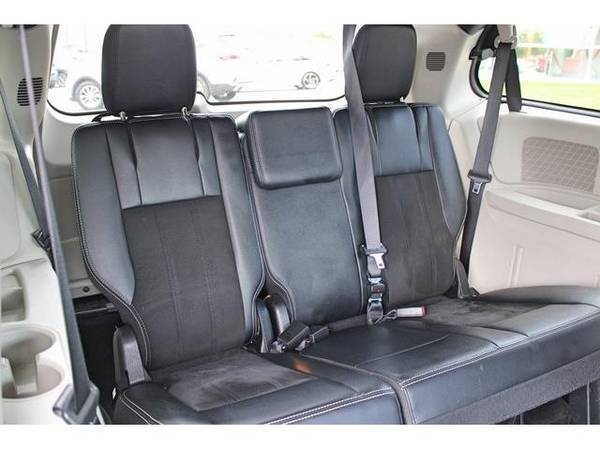 2019 Dodge Grand Caravan SXT - mini-van - - by dealer for sale in Bartlesville, KS – photo 17