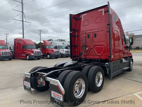 2017 *Freightliner* *Cascadia* *CA125SLP* Red for sale in Dallas, TX – photo 7