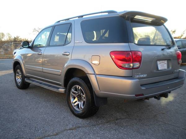 2005 Toyota Sequoia LTD 4WD - cars & trucks - by dealer - vehicle... for sale in Omaha, NE – photo 5