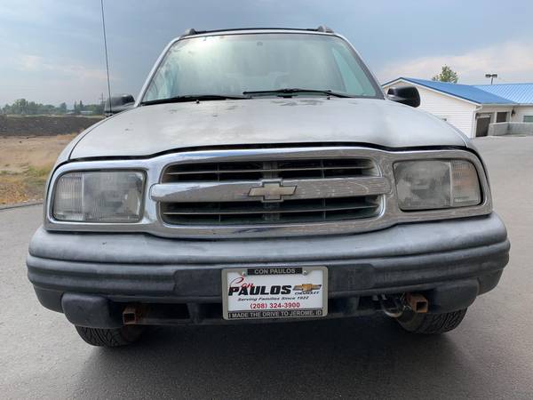 2003 Chevy Chevrolet Tracker Base hatchback Silver Leaf Metallic -... for sale in Jerome, ID – photo 3