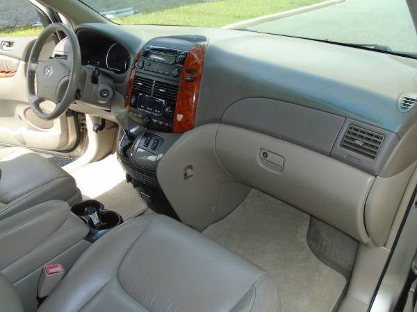 TOYOTA sienna XLE mini van, leather and nice!!!! - cars & trucks -... for sale in GAINESVILLE, FL 32609, FL – photo 17