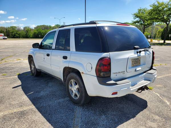 2006 Chevy Trailblazer LS - cars & trucks - by dealer - vehicle... for sale in Fort Atkinson, WI – photo 7