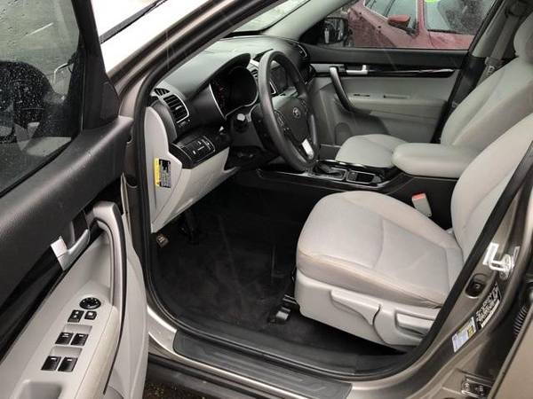 2015 Kia Sorento LX CALL/TEXT - cars & trucks - by dealer - vehicle... for sale in Gladstone, OR – photo 11