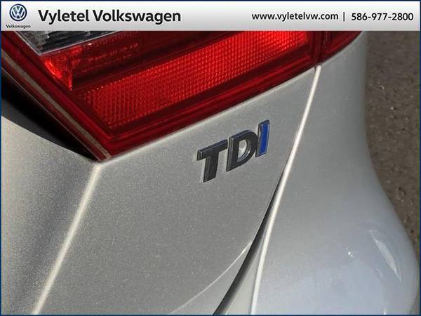 2011 Volkswagen Jetta Sedan sedan 4dr Manual TDI w/Nav - Volkswagen... for sale in Sterling Heights, MI – photo 10