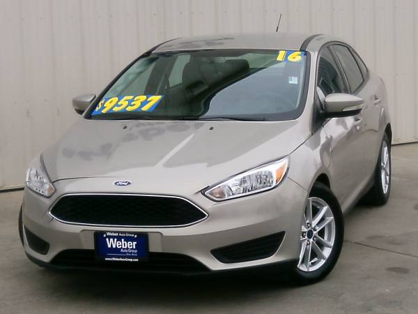 2016 Ford Focus SE-38k Miles! Runs and Drives Perfect! - cars &... for sale in Silvis, IA – photo 2