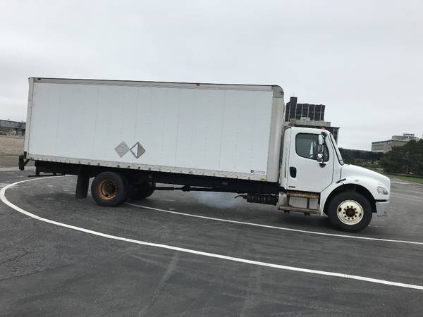 2008 Freightliner M2 24 Box Truck 6029 - - by dealer for sale in Coventry, RI – photo 2