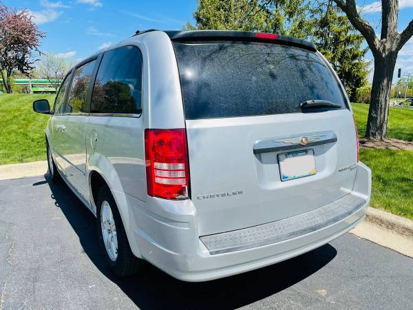 Chrysler Town and Country Touring 2010 for sale in Aurora, IL – photo 5